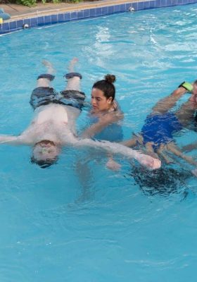 שחיית תינוקות, סדנאות וימי גיבוש במים, טיפולי מים בהריון​​​